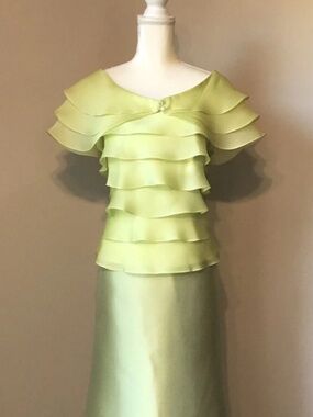 Frascara Couture 3 pc satin and chiffon fully lined gown skirt ruffle top cape